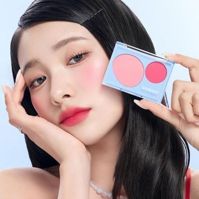 Make-up na obličej – Tvářenky