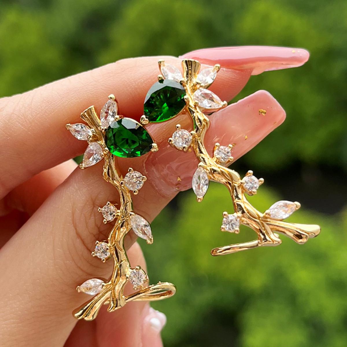 Exquisite and fresh natural tree branch shaped earrings, fashionable women s creative temperament floral earrings золотистый