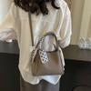 Vegetable Basket Handbag Bag Women's Soft Leather Bucket Bag Commuter Shoulder Messenger Bag