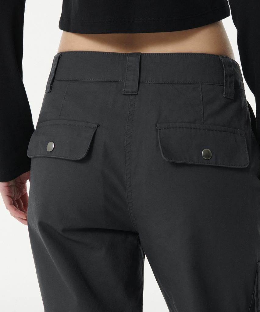 MUSINSA STANDARD WOMAN Women'S Semi-Bootcut Utility Cargo Pants [Dark Grey]