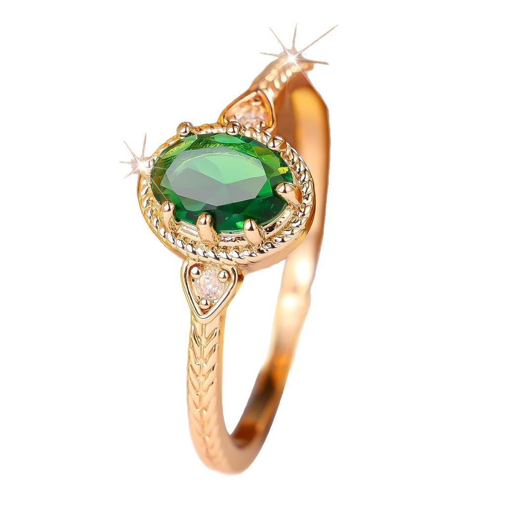 Vintage Oval Emerald Ring Light Luxury Gold Twisted Edge Ring with Wheat Stalk Texture