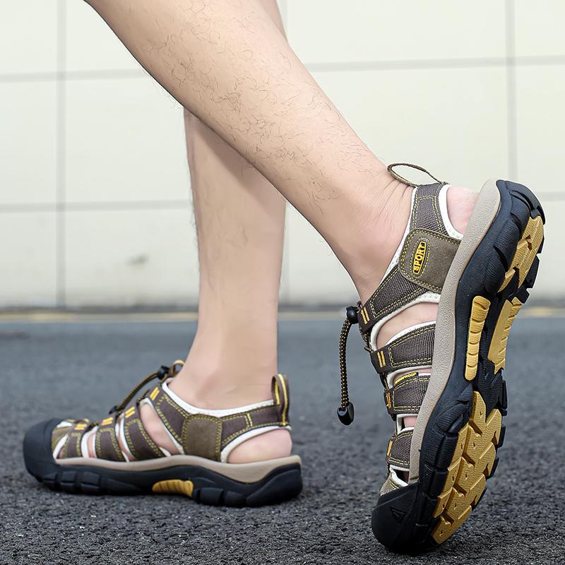 Summer Breathable Mens Leather Casual Sandals Protective Toe Outdoor Thick Soled Leather Beach Vacation Sandals Hiking Sneakers
