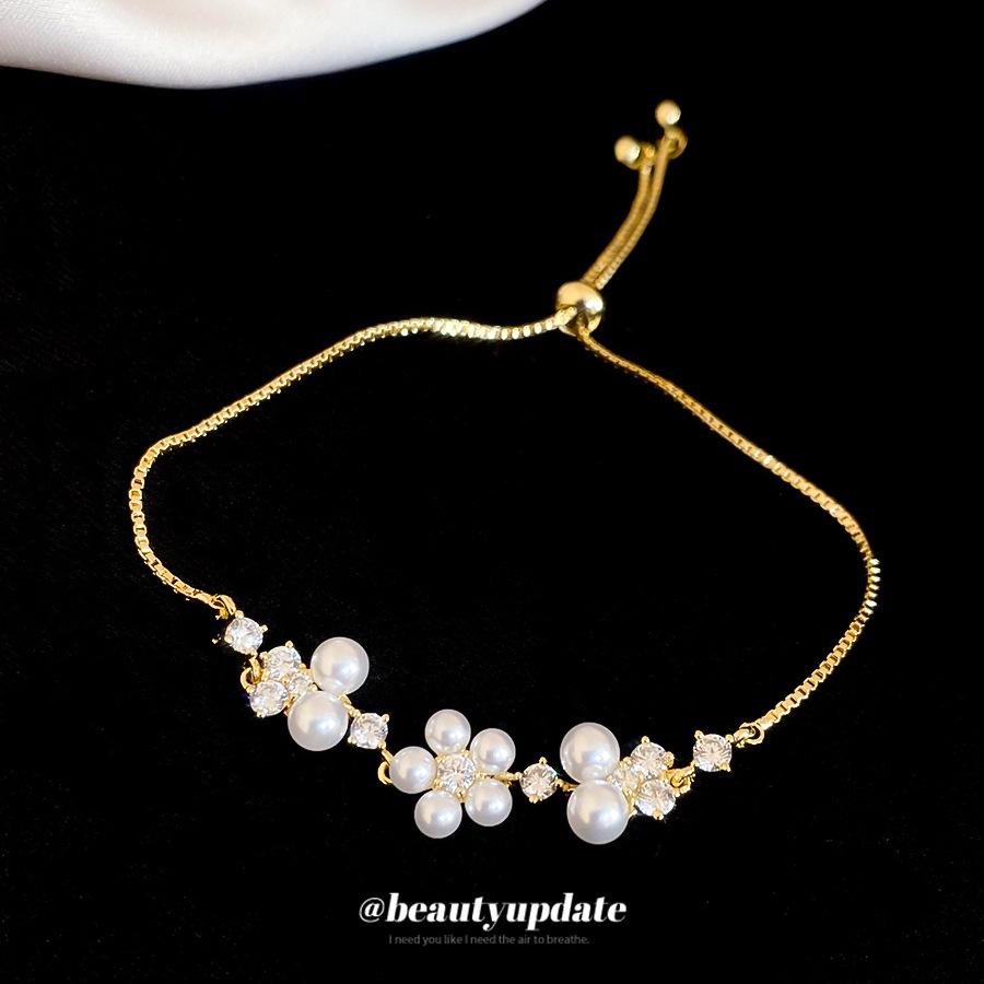Korean Chic Zircon & Pearl Geometric Bracelet: Light Luxury Fashion Hand Jewelry