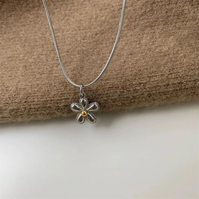 Korean Fashion Süße Kühle Blume Stern Schmetterling Anhänger Halsketten für Frauen Vintage Elegante Schlange Ketten Halskette Y2K Schmuck