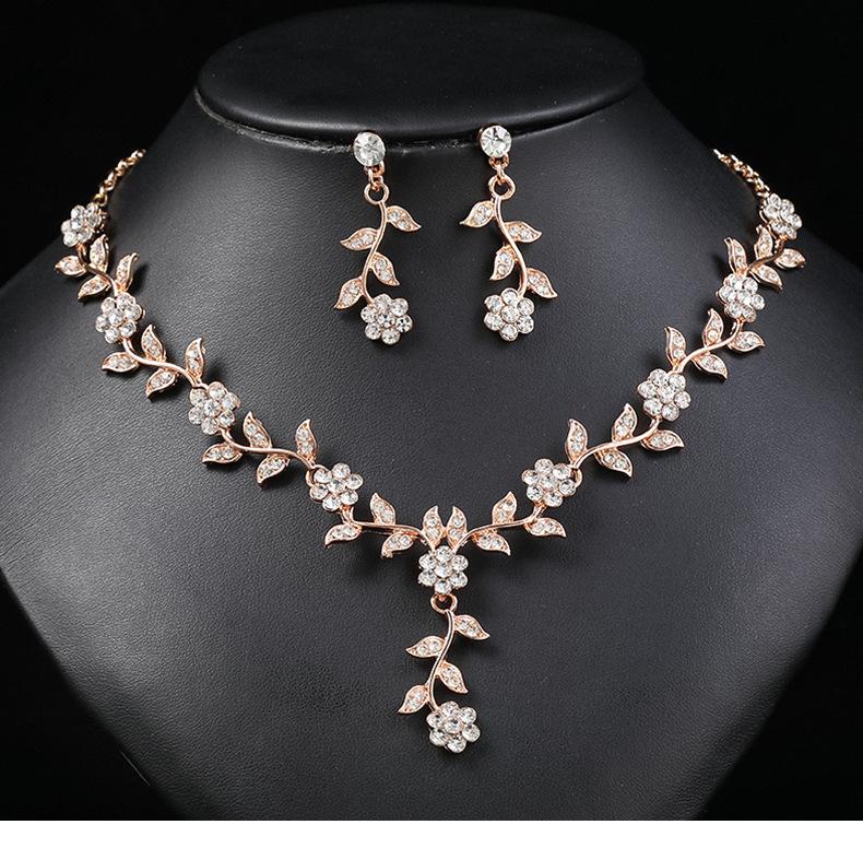 European & American Vintage Plum Blossom Necklace Set with Colored Diamonds