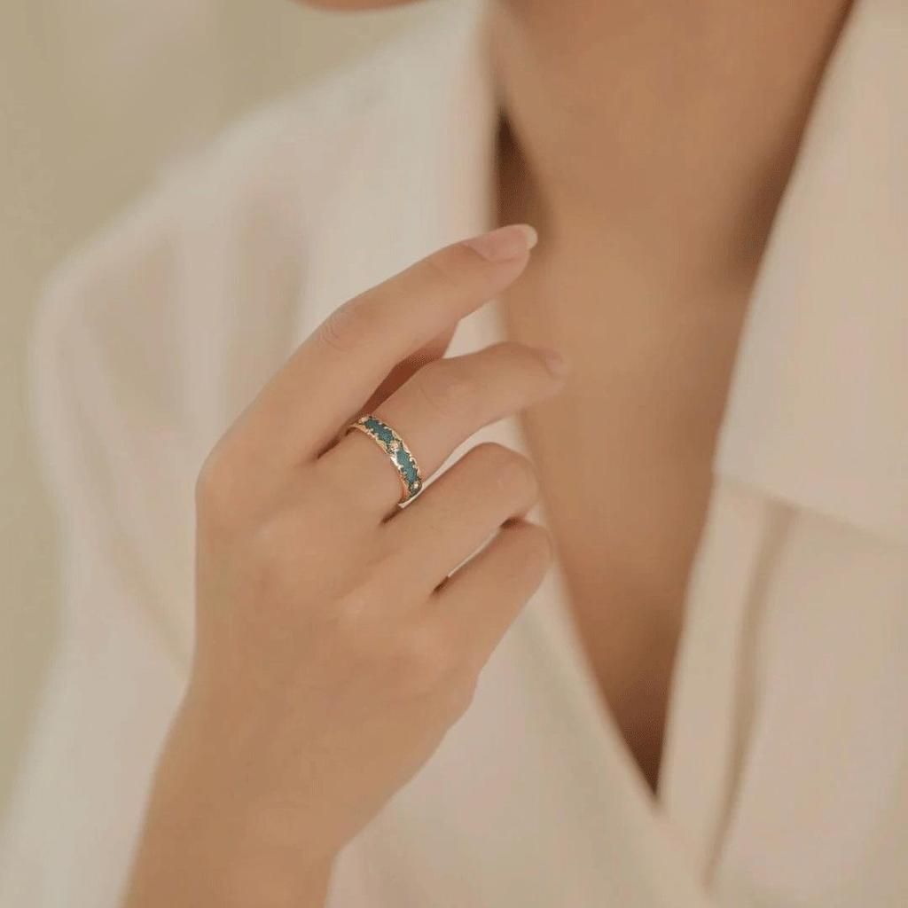 Exquisite High-End Green Enamel Fairy Ring with Niche Craft Design