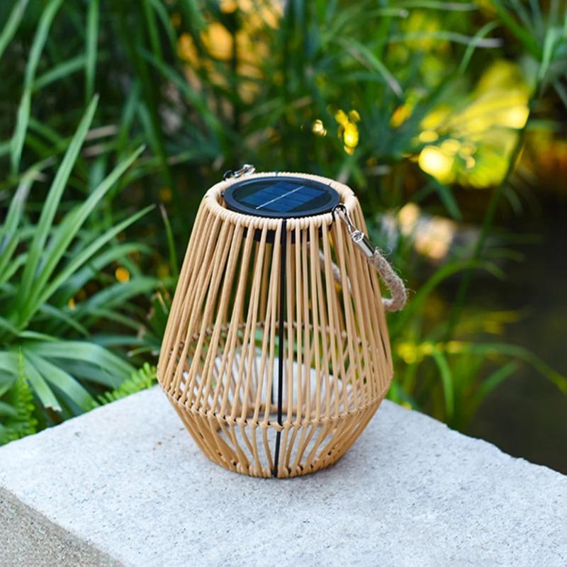 Solarbetriebene Rattan-Bambus-Laterne IP65 Wasserdichte Hänge- & Steh-Dekorationsleuchte für Balkon Terrasse Hof Garten Außenbereich