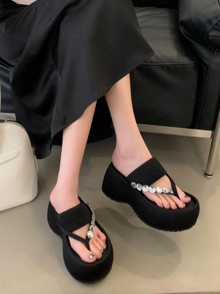 Muffin Outer Wear Toe Thick Bottom Fashion Flip-flops Women 2025 Summer New Rhinestone Temperament Casual Cool Slippers