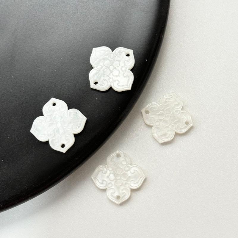 10 Stück 13MM Neue Retro Grüne Serie Essigsäure Blumenanhänger Doppelbohrungs-Verbinder DIY Herstellung Harz Quasten Zubehör