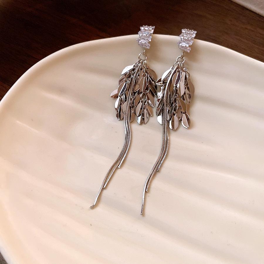 

Super flash zircon wheat ear fringed earrings French elegant stud earrings light luxury temperament earrings women