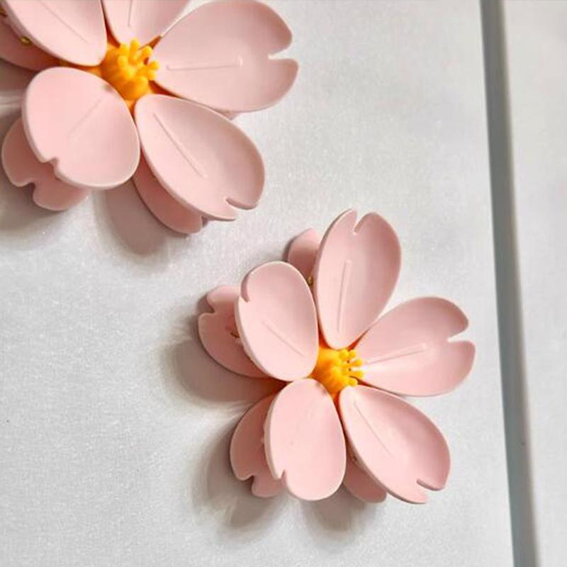 Sakura Magnetic Clip Kitchen Gadget Multifunctional Snack Sealer Food Storage Unique Petal Clip Cute Home Creative Fridge Magnet