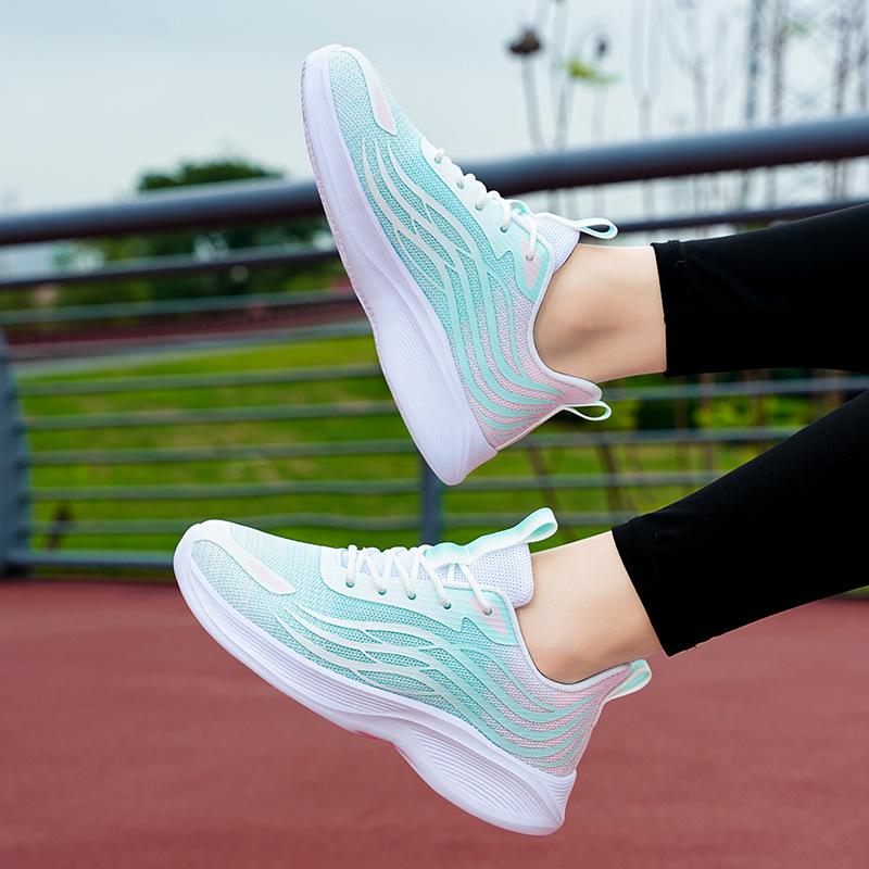 Flying woven sports shoes New mesh running shoes Shock-absorbing and lightweight spring and summer thin soft-soled sports and leisure shoes
