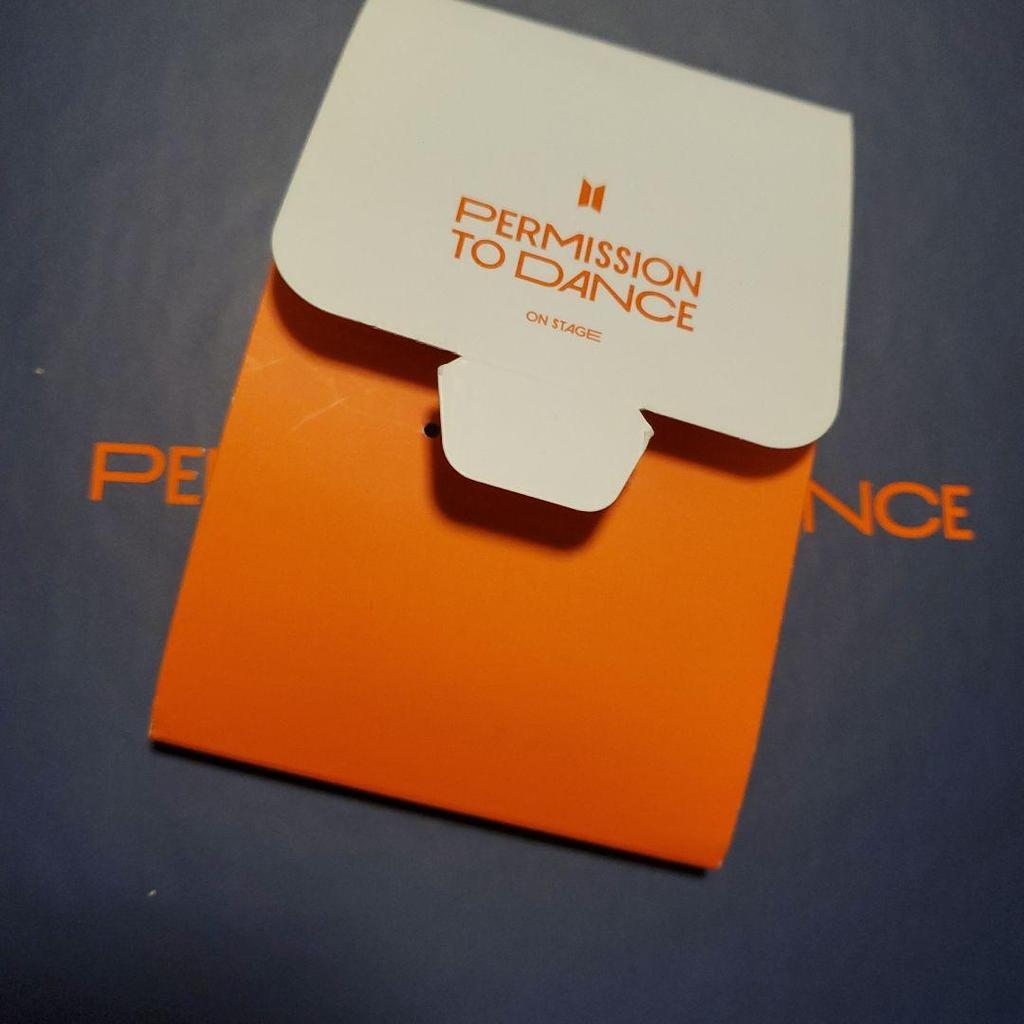 [USED] BTS Official PTD Binder with 11 mini photos