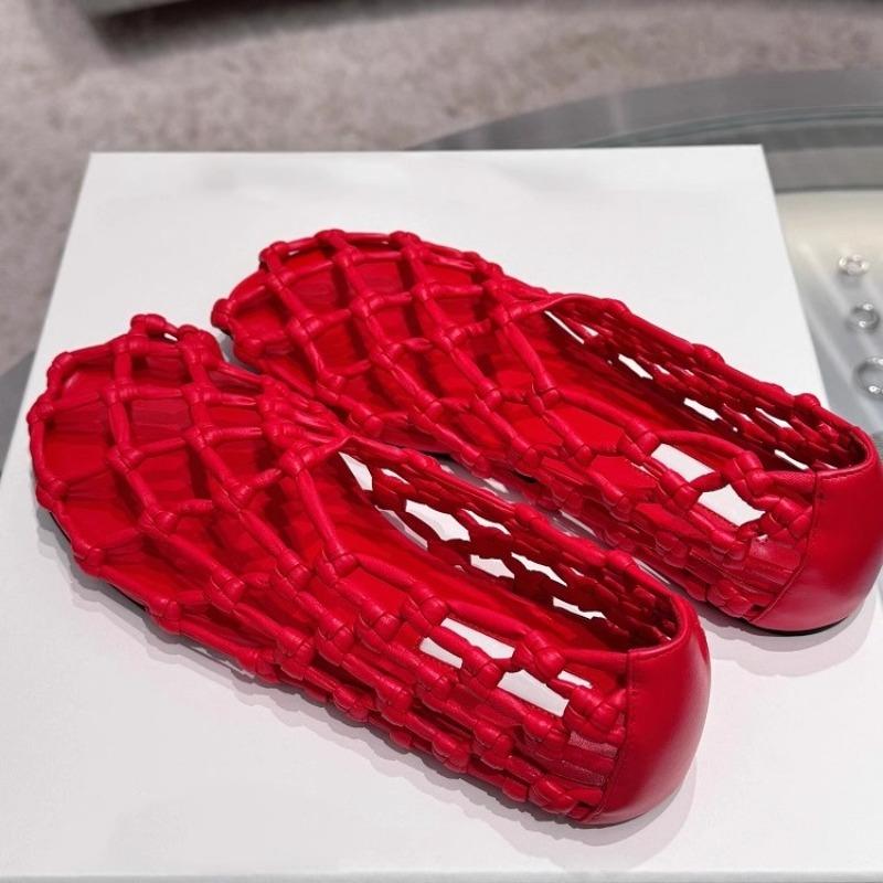 Fashion New Pointed Toe Women High Heels Fashion Designer Women Sandals Elegant Metal Decoration Street Style Mary Jane Shoes