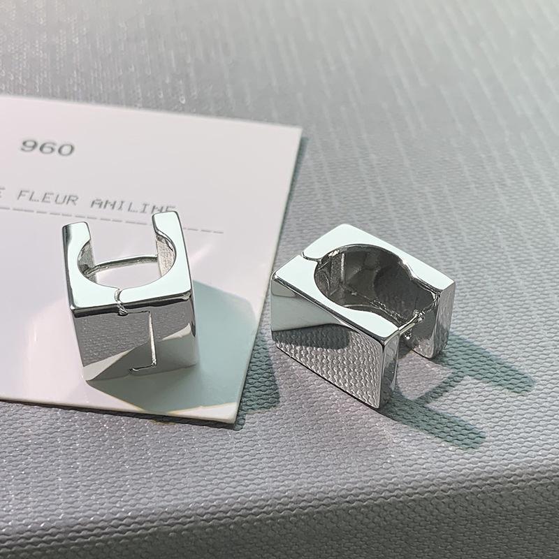 Women s Geometric Metal Square Earrings: Heavy Workmanship, Hip Hop Style, Trendy Needle Ear Buckle.