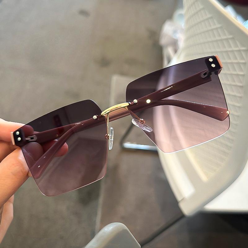 

Non-polarized Sunglasses for Women Rimless Eyeglasses Gradient Sunglasses Lady Vintage Classic Fashion Eyewear