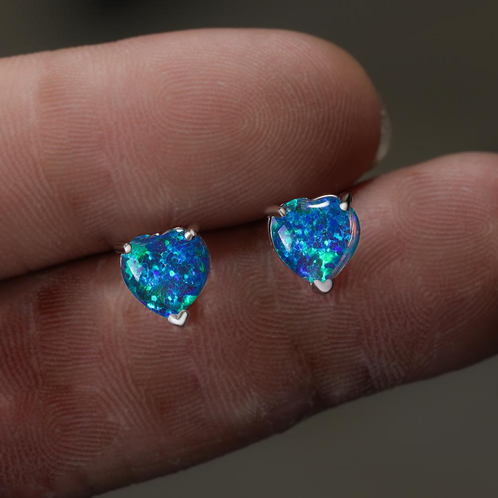Korean Version of Summer Small Fresh Compact Cute Heart Shaped Earrings European and American Style Simple and Minimalist