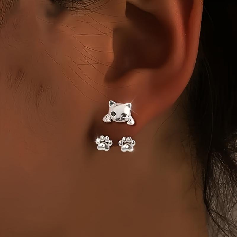 A pair of silver-plated lady cat cat claw rear hanging stud earrings personalized creative design cute pet exquisite and sweet