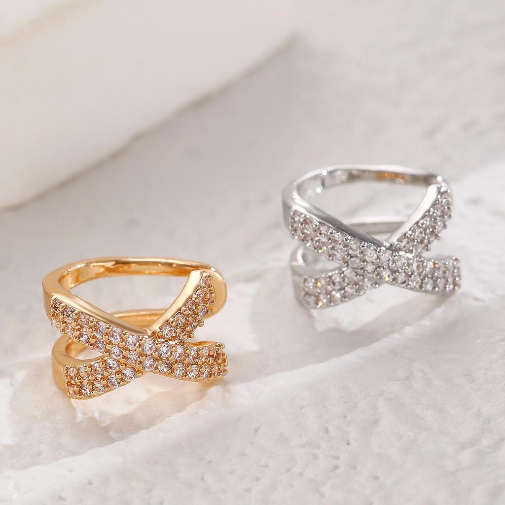 High-End Double-Layer X Cross Ear Cuff - No Piercing Needed, Fashion-forward Women's Clip for a Unique Look