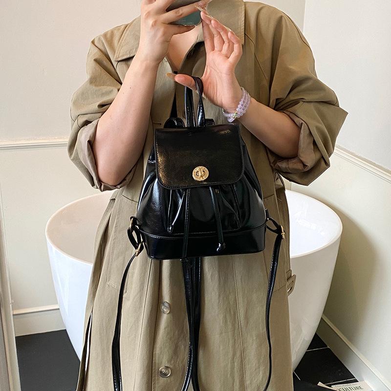 Backpack Small Women's Design Sense Niche Backpack Women's 2025 New Fashion High Sense Messenger Bag