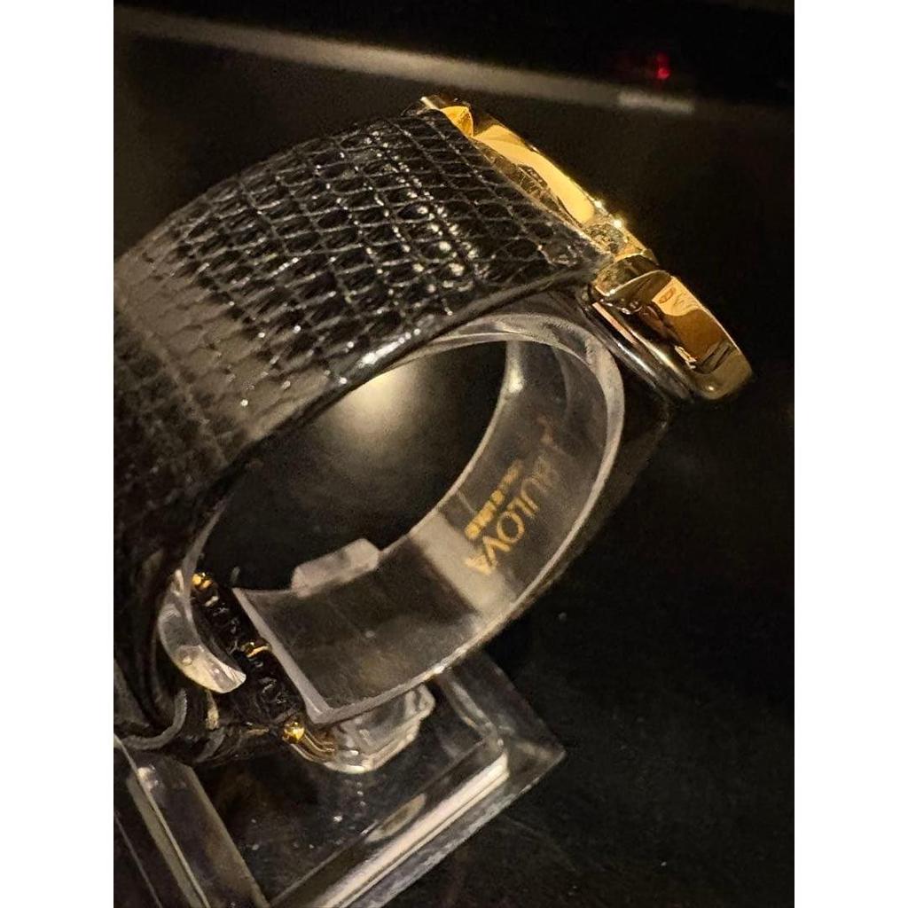 Used  (Rare) Bulova] Bulova quartz watch black/gold