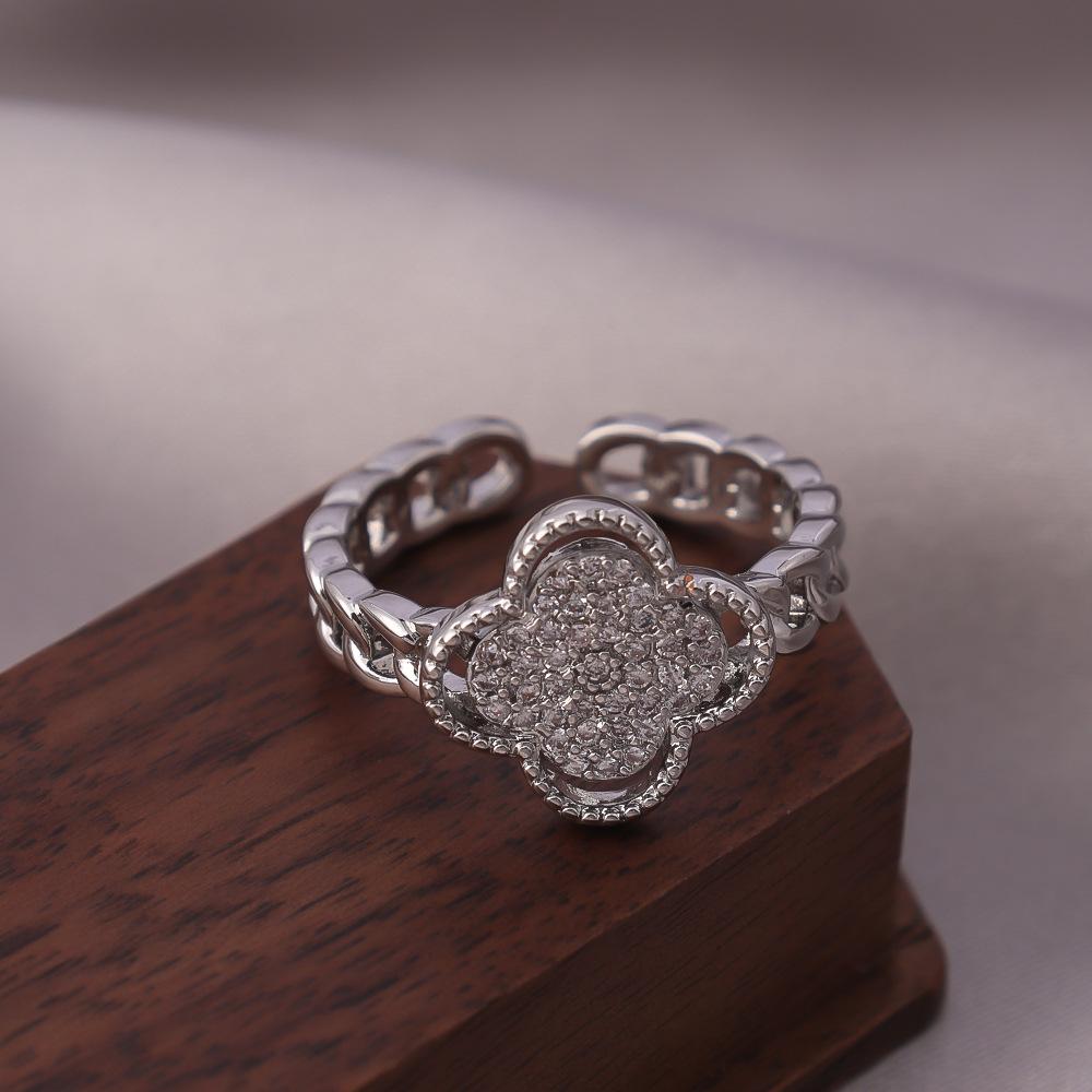 Neuer Modetrend Personalisiertes Design Vierblättriges Kleeblatt Ring Mädchen Temperament Süßer Cooler Stil Ring