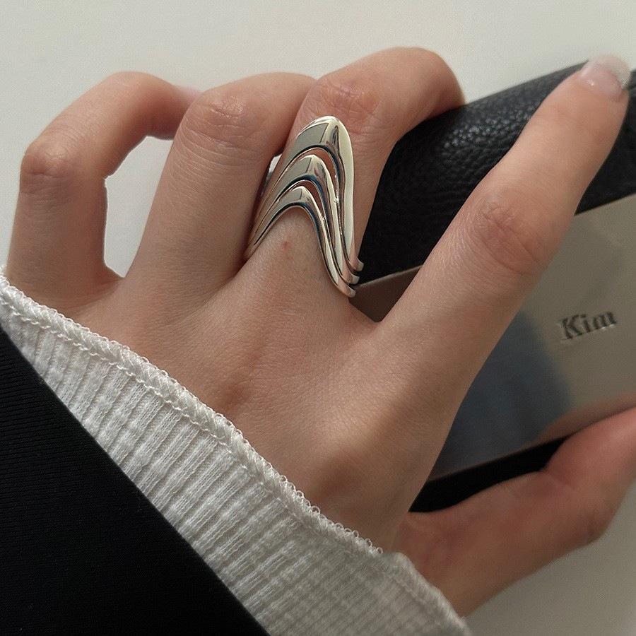 V-Shaped Hollow Multi-Layer Adjustable Ring for Women - Geometric, Fashionable, Versatile, Personalized Index Finger Accessory
