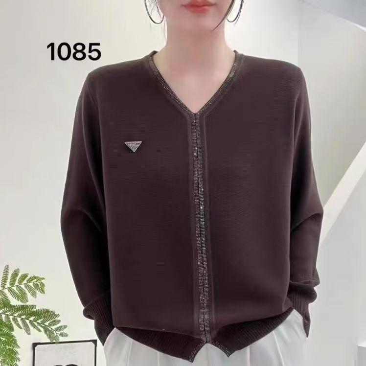 

Spring and Autumn Women s Plus-Size Knit Sweater Solid Color Loose V-Neck Knit Pullover Top M темно-коричневого кольору