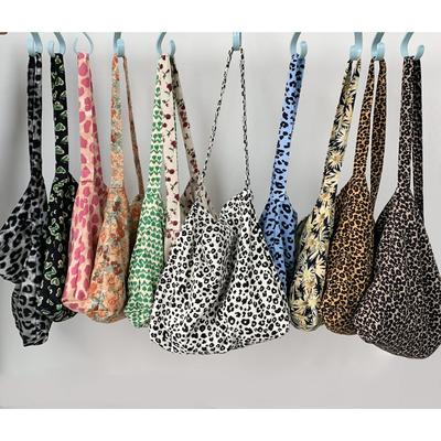 A Crossbody Bag with A Zipper and A Large-capacity Single-shoulder Shopping Bag