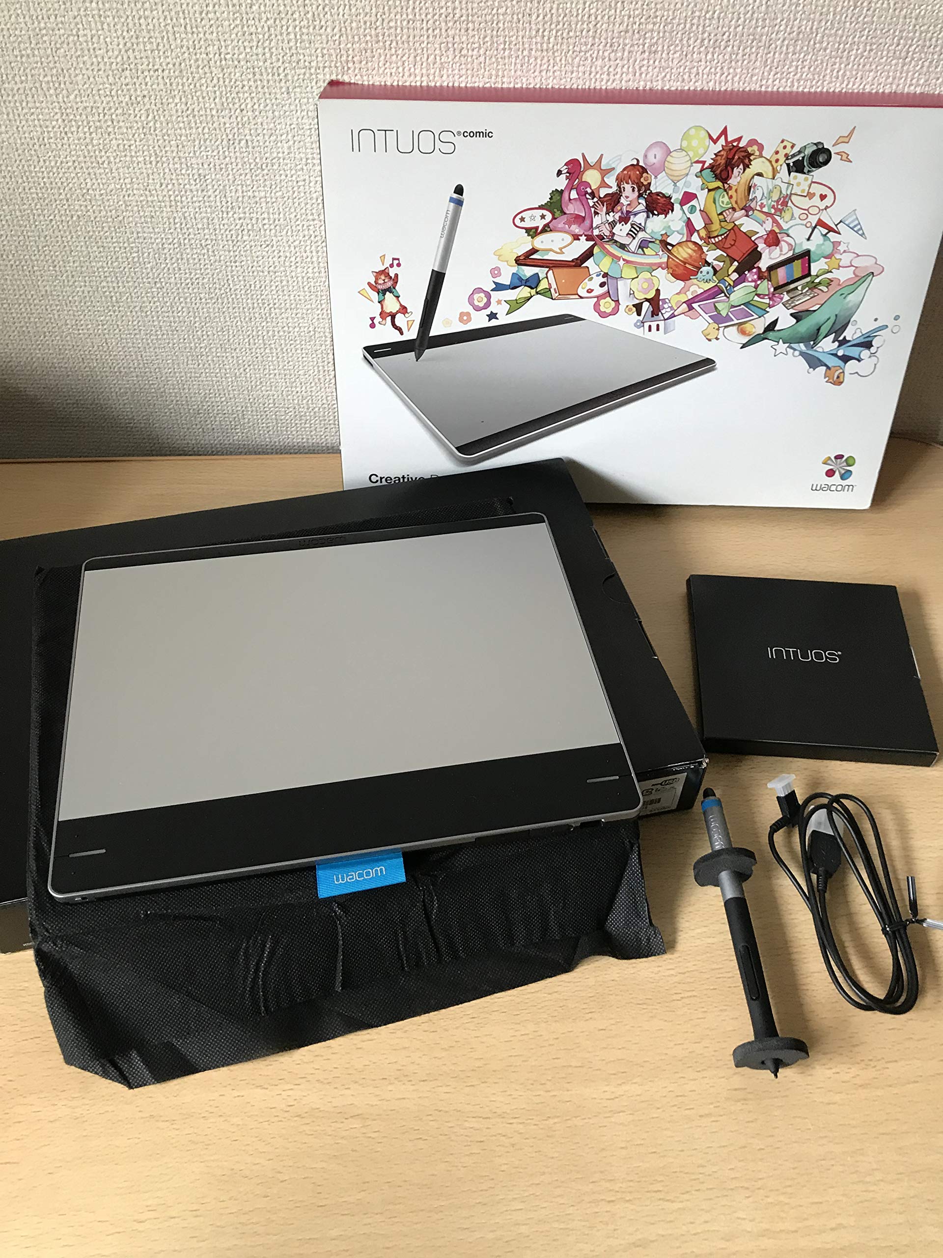 

Wacom Intuos Comic Manga/Illustration Model, Medium, September 2013 Model, CTH-680/S1