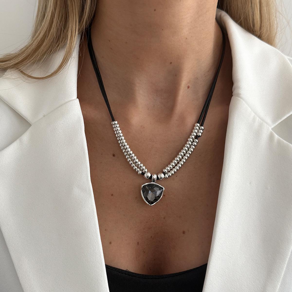 Hip-Hop Geometric Acrylic Black Diamond Pendant Necklace, Fashionable Beaded Wax Thread Collarbone Necklace