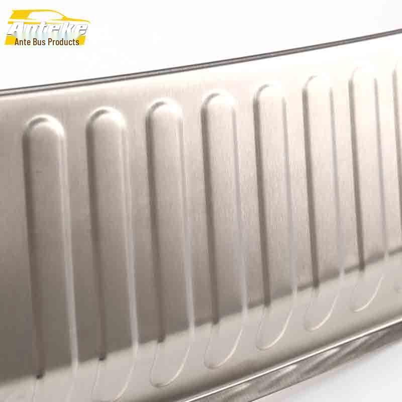 JMC Yusheng S330 Rear Bumper Guard: Stainless Steel Trunk Protection Pedal