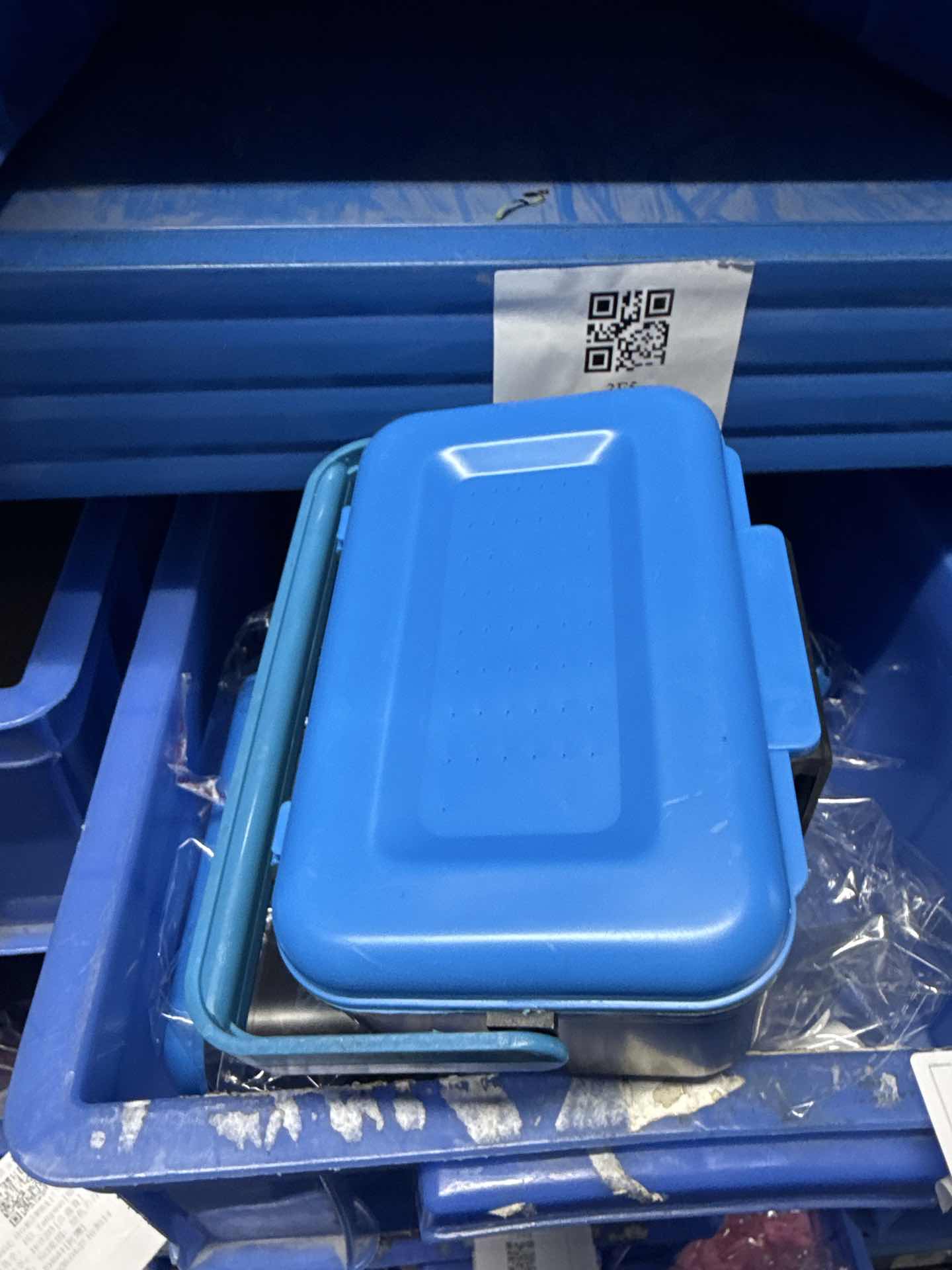 

Outdoor Fishing Bait Box Worm Storage Container Durable Portable Compartmentalized Design for Live Bait and Fishing Accessories Organizer One Size