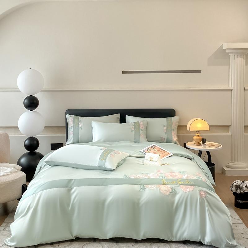 3Pcs/4Pc Embroidered Ice Silk Quilt Cover Bed Sheets Pillowcase Set Suitable for Bedroom Rental Dormitory, Light, Breathable, Soft and Comfortable