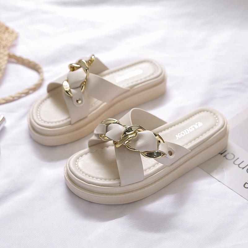 Internet celebrities thick-bottomed beach fairy wind 2025 summer new comfortable and versatile go out cool slippers fashion temperament ins tide