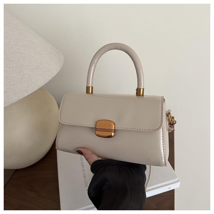 Modna damska mała kwadratowa torba na jedno ramię i crossbody na rok 2025: Modna torebka do dojazdów