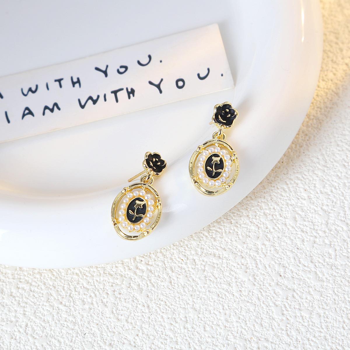 Французские Ретро Эмалированные Серьги-Гвоздики с Цветами и Жемчугом, Легкая Роскошь, Высокий Стиль, Средне-Антикварные Серьги Винтажного Характера