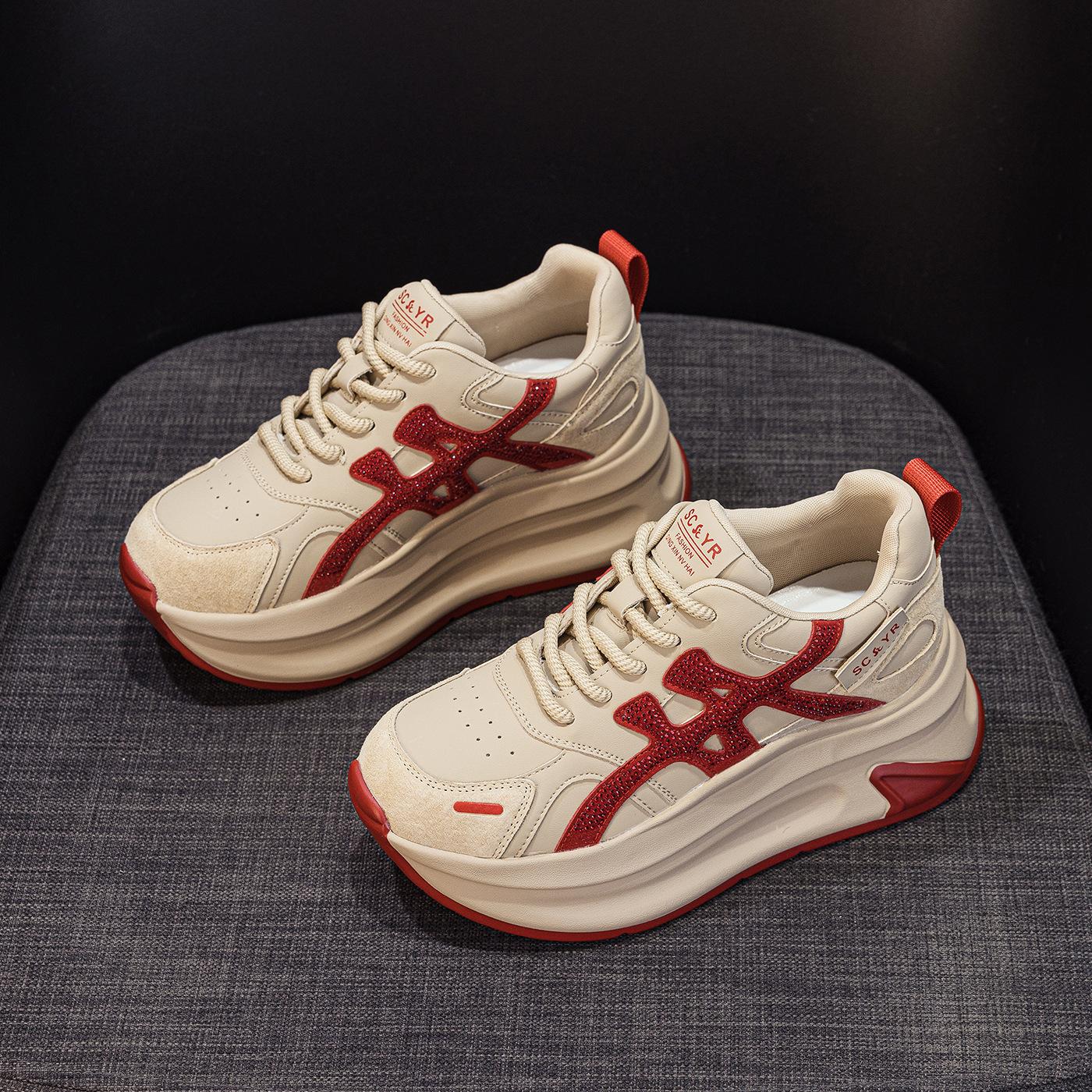 

кроссовки на толстой подошве сетка женские осень 2025 новые повседневные модные универсальные взрывная версия Douyin увеличивающие рост женские туфли 40