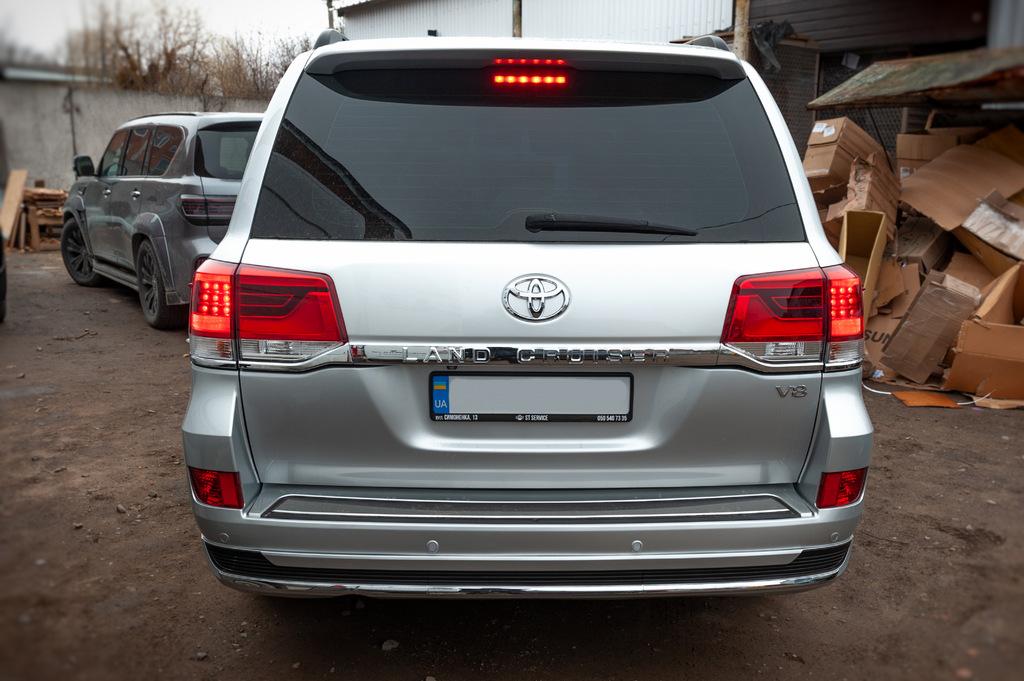 Faruri spate 2016-2021 (Standard OEM) Stop exterior stânga spate (pe aripă) pentru Toyota Land Cruiser 200