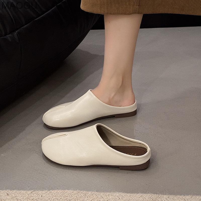 Damen Beigefarbene Slip-on Mules mit geteilter Zehenpartie Mode Koreanischer Stil Mokassins Zehenbedeckende Flache Schuhe Bequeme Freizeit-Hausschuhe Femme