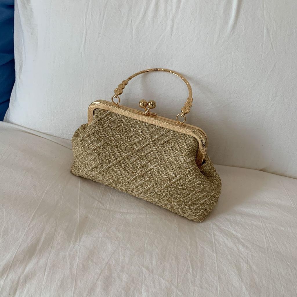 Foreign Style Dinner New Braided Clip Lock 2025 Foreign Style Trend Large Capacity Shoulder Crossbody Chain Shell Bag