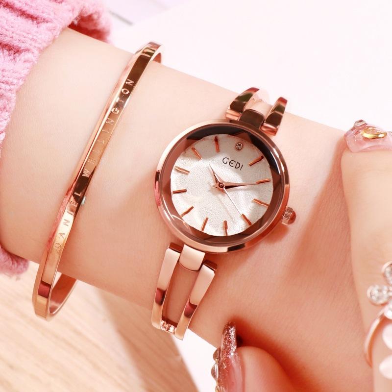 Small Plate Exquisite Alloy Watch, Women'S Medieval Simple Temperament, Small Belt, High-End Quartz Watch
