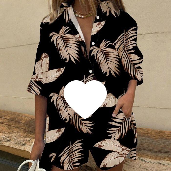 Summer Summer Set for Women, Fashionable and Casual, with Age-defying Print Top and Short Pants Set.