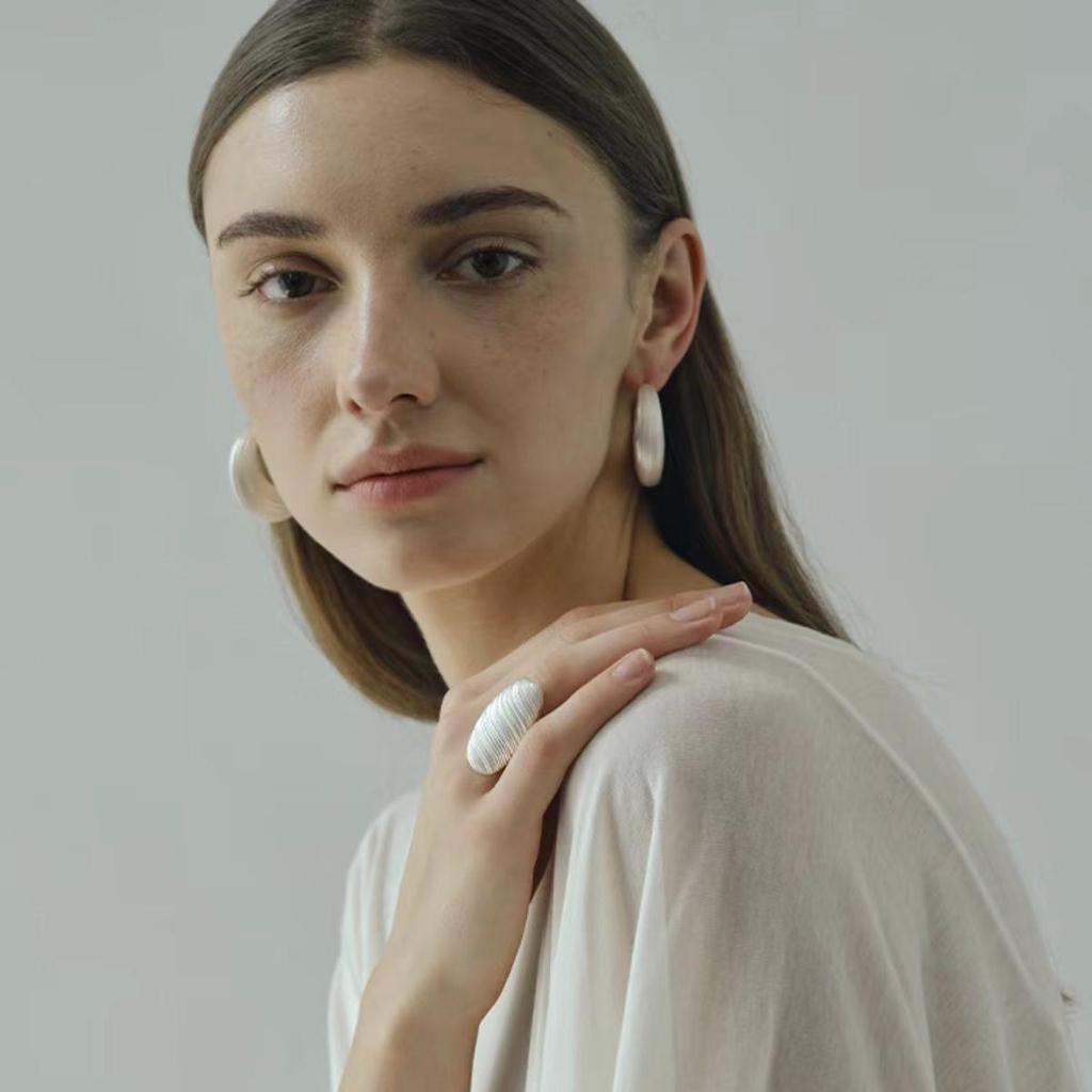 Niche European-American High-End Geometric Retro Stud Earrings with Unique Cold Style Design