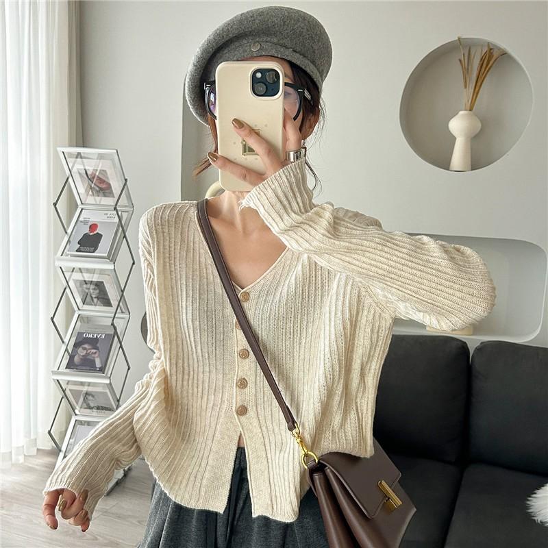 Atmospheric wear knitted sweater jacket early spring temperament collar cardigan simple casual short top
