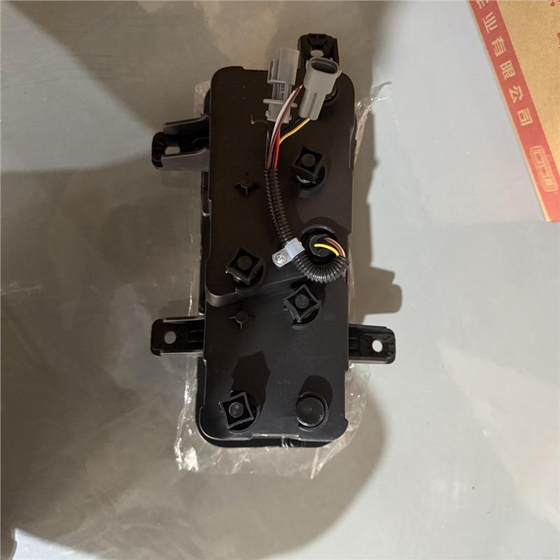 Compatible Fog Light Assembly for Dongfeng Tian Jin 2nd/3rd Gen / Tian Long KC with Double Lens - New 153 Modified