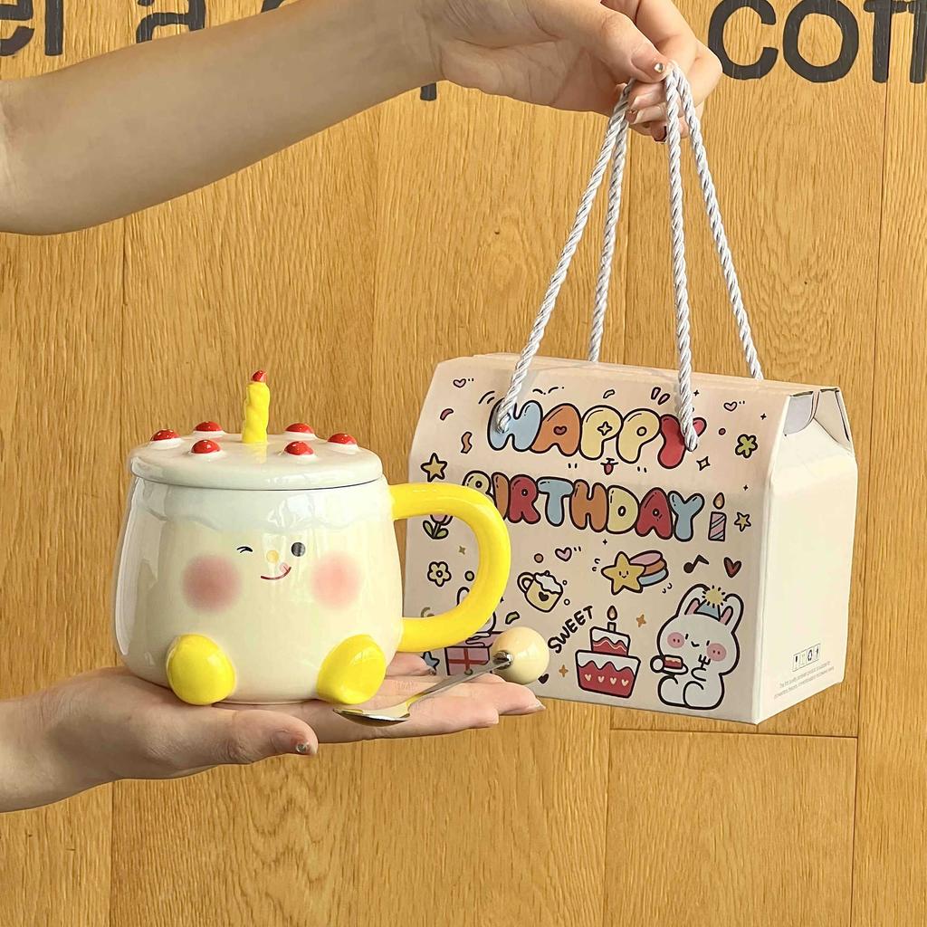 Giving A Girl's Birthday Gift with A Good Looks and Cute Candle Ceramic Mug with A Lid Spoon Best Friend's Souvenir Gift Box