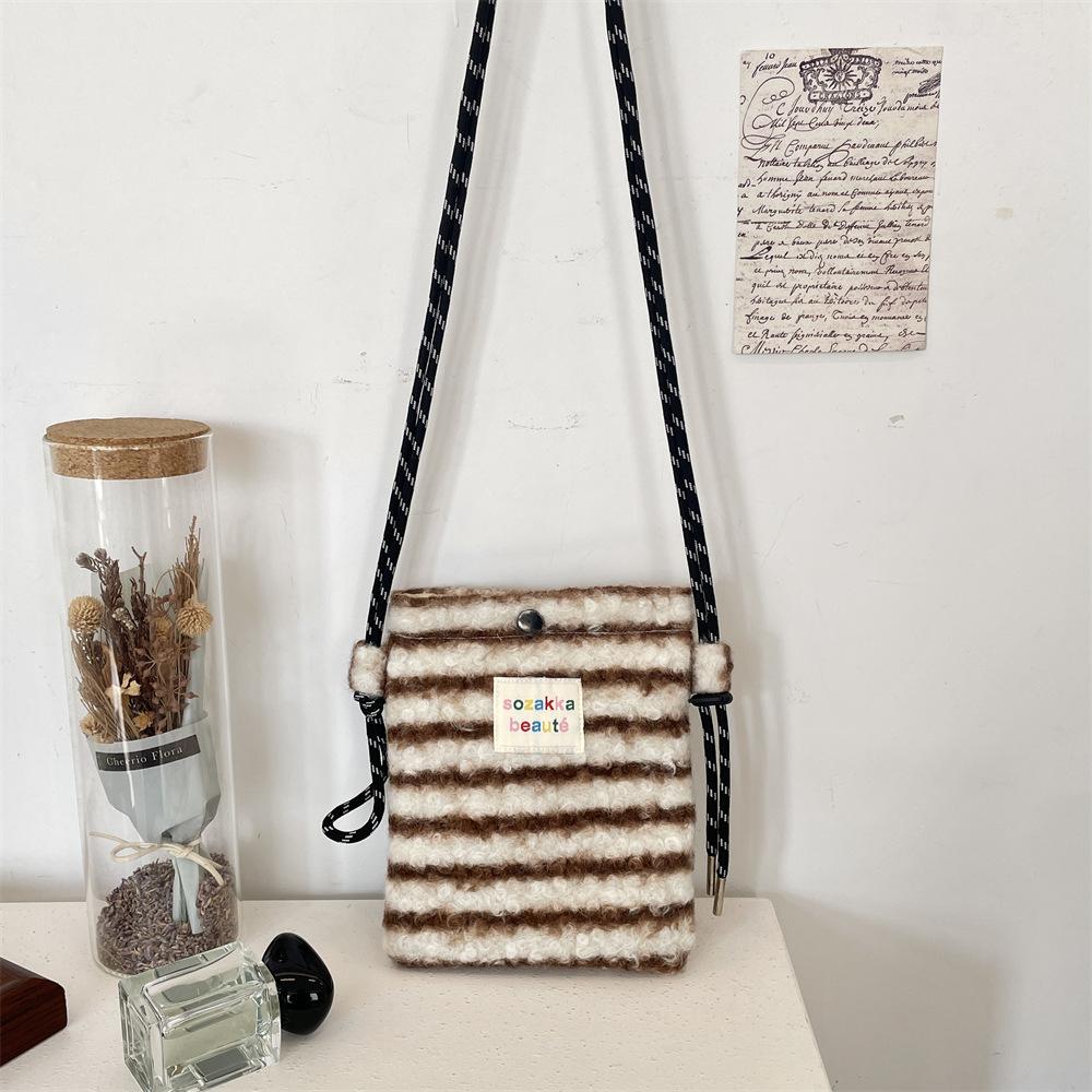 Soft Messenger Bag Plush Flower Commuter Leisure Bag Shopping Underarm Mobile Phone Bag Shoulder Bag