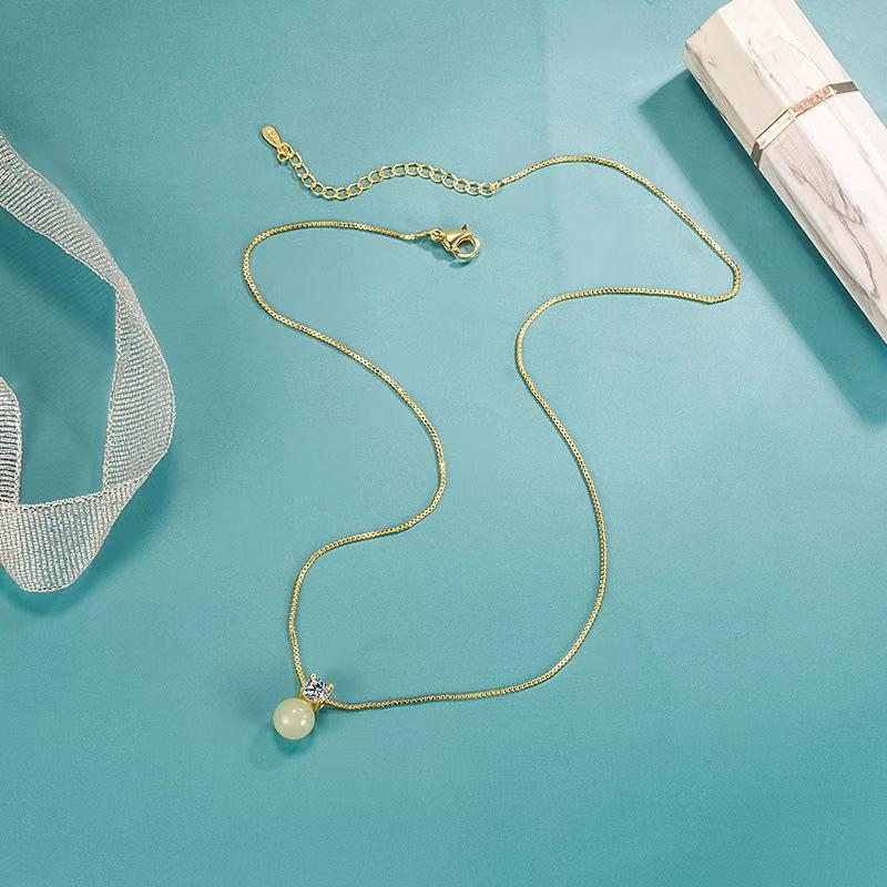 Single Diamond Hetian Jade Necklace for Women's New Light Luxury Niche Design Sense High-quality Versatile Collarbone Chain