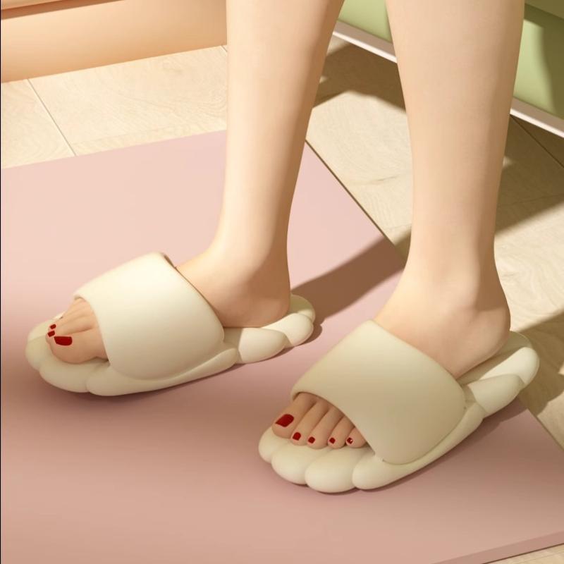 2025 Summer Light Soft Sole Slippers Comfortable Simple Home Non-slip Outdoor Personality Leisure Beach Sandals